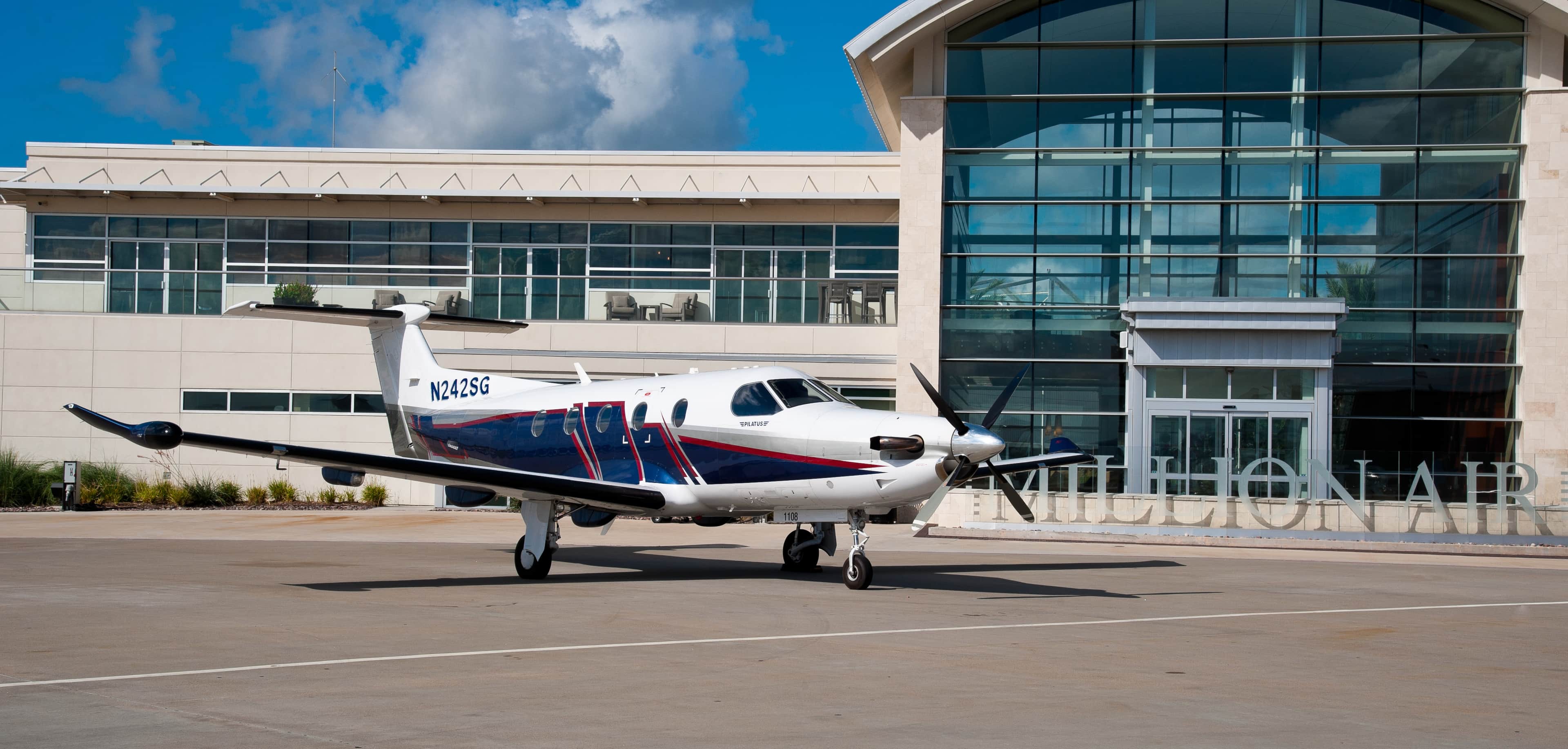 N242SG aircraft